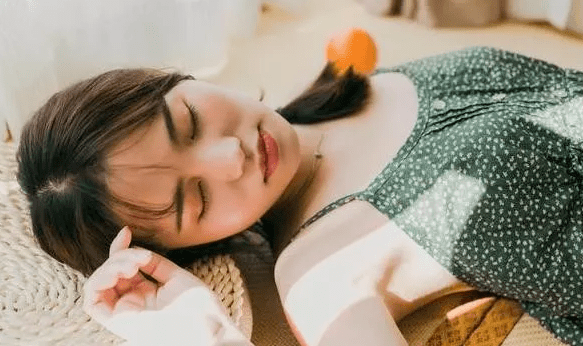 女自慰喷水免费观看www永久:06-15-20-38-47-48U：11,色情内容是不合法的，违反我国相关的法律法规。我们应该遵守法律和道德准则，远离色情内容。如果您有其他有益身心的娱乐需求，可以寻找一些正规的平台或文化活动，例如观看电影、参加体育运动、学习知识等，以丰富您的生活。