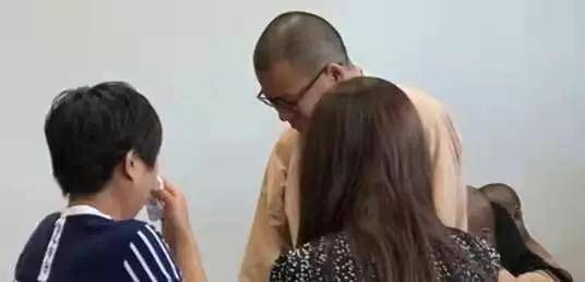 人妻AV无码一区二区三区:04-16-22-29-40-49X：07,色情内容是不合法的，违反我国相关的法律法规。我们应该遵守法律和道德准则，远离色情内容。如果您有其他有益身心的娱乐需求，可以寻找一些正规的平台或文化活动，例如观看电影、参加体育运动，以丰富您的生活。