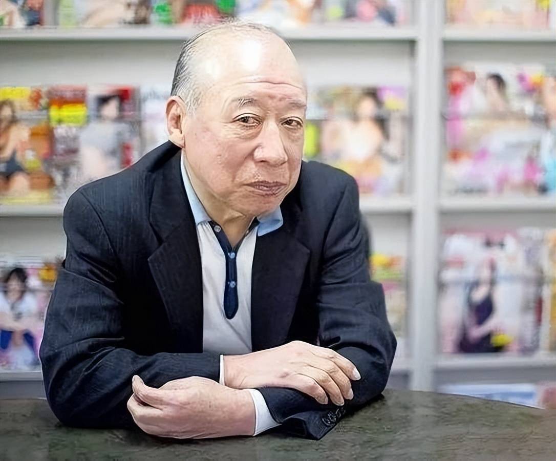 亚洲AV成人无码久久精品老人:20-29-41-43-48-49K：11,亚洲AV成人无码久久精品，探索不同年龄段老人的独特魅力与情感需求
