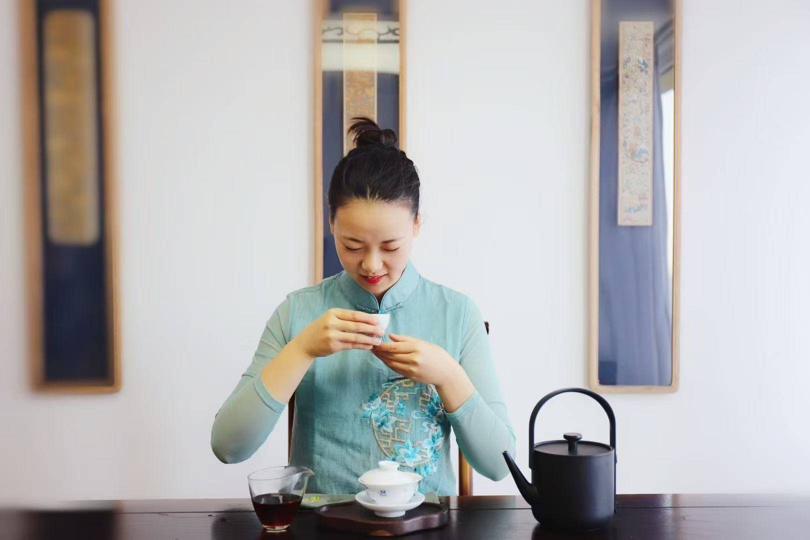 日韩免费人妻AV无码专区蜜桃:08-11-18-20-30-33X：03,探索日韩文化，免费影视专区与蜜桃的独特魅力