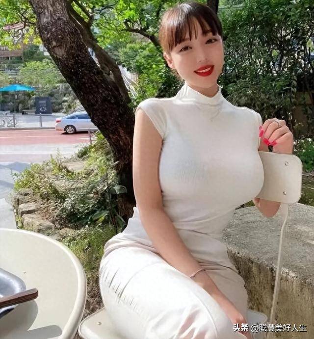 丰满人妻一区二区三区免费视频:头像男2017最新版,丰满人妻一区二区三区免费视频，探索热门内容与头像男的2017最新版魅力