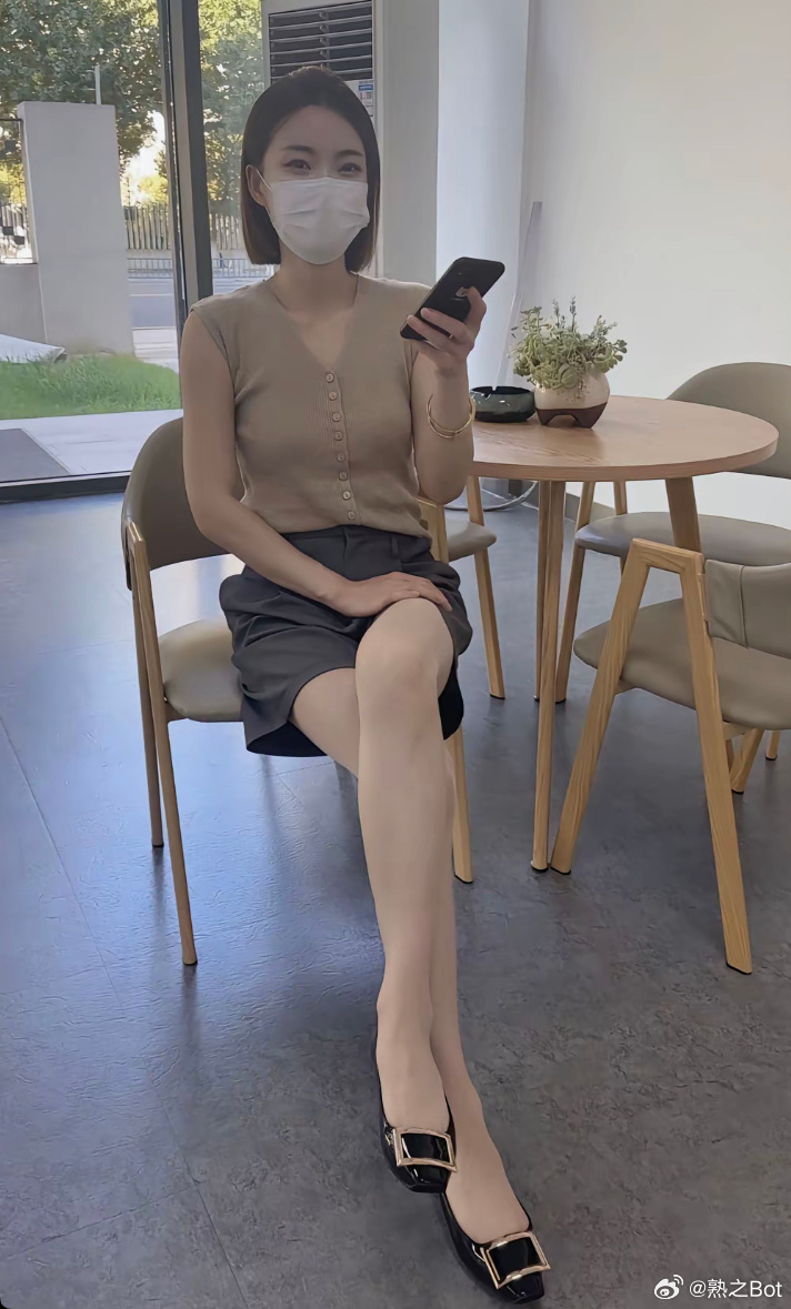精品人妻少妇一区二区三区:最新小雨伞,精品人妻少妇一区二区三区，探索最新小雨伞的魅力