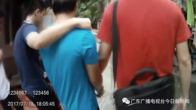 国产又黄又爽胸又大免费视频:最新黄埔新闻,国产最新黄埔新闻，关注本土文化与产业发展，同时探讨成人内容的合理监管