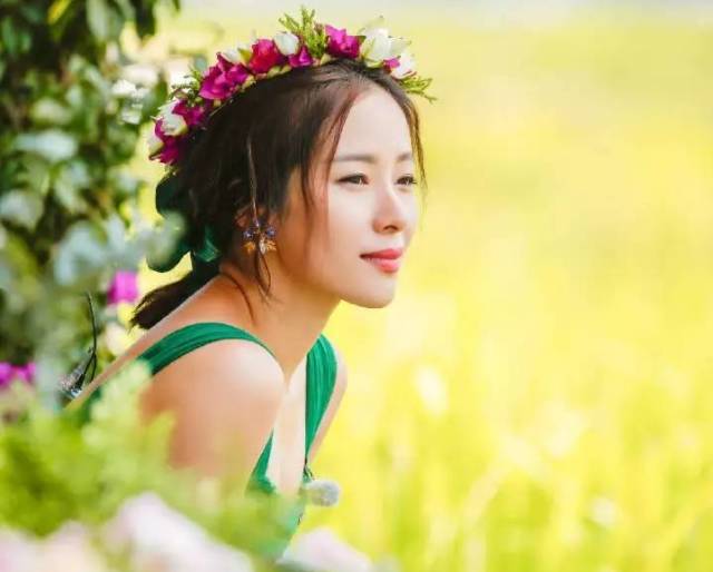 色久悠悠婷婷综合在线亚洲:花香满园最新,探索亚洲的色久之旅，花香满园与在线综合的魅力结合