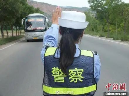 国产成人综合色在线观看网站:交警最新新闻,国产成人综合色在线观看网站与交警最新新闻的探索
