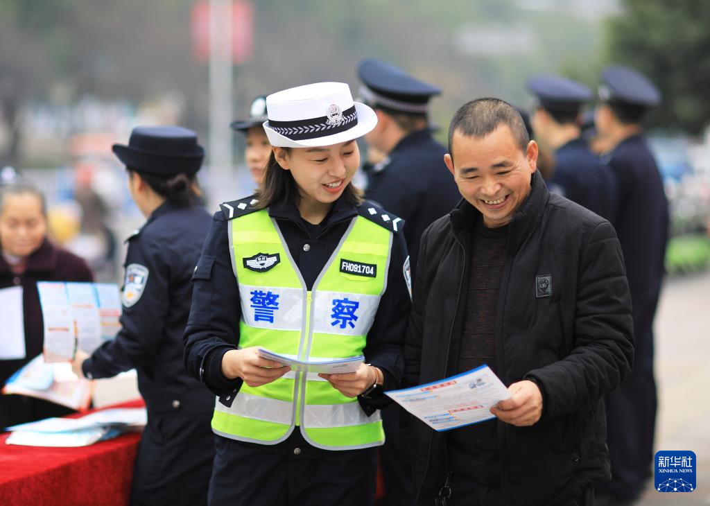 国产成人综合色在线观看网站:交警最新新闻,国产成人综合色在线观看网站与交警最新新闻的探索