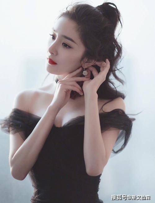 无码色偷偷亚洲国内自拍:席娟的最新小说,探索亚洲私密文化，席娟最新小说中的自拍魅力与无码色情影像的隐秘世界