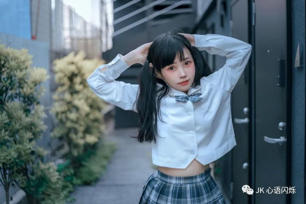 清纯小仙女jk白丝自慰喷白浆:EEUUS最新,清纯小仙女JK白丝的魅力，自我抚慰与纯净之美的探索