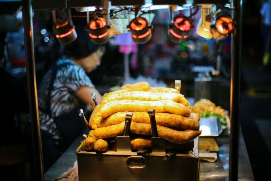 亚洲av永久无码精品一区二区:最新夜市小吃,亚洲精品美食与夜市小吃的新潮流
