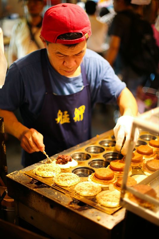 亚洲av永久无码精品一区二区:最新夜市小吃,亚洲精品美食与夜市小吃的新潮流