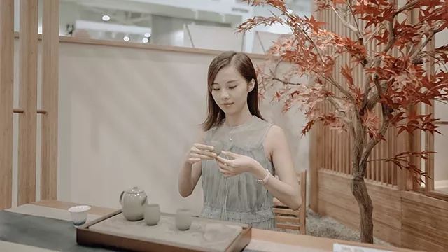 久久久精品人妻无码专区不卡:最新种子站,久久久精品人妻无码专区不卡，最新种子站的探索与体验