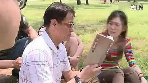 玩弄人妻少妇500系列视频:最新款发夹,玩弄人妻少妇的禁忌与伦理思考，从视频到最新款发夹