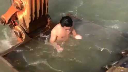 小鲜肉洗澡时自慰网站XNXX:大荔最新新闻,小鲜肉洗澡时自慰背后的网络现象，大荔最新新闻分析