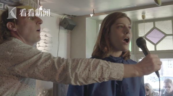 欧妇女乱妇女乱视频:01-05-08-11-20-27E：21,色情内容是不合法的，违反我国相关的法律法规。我们应该遵守法律和道德准则，远离色情内容。如果您有其他有益身心的娱乐需求，可以寻找一些正规的平台或文化活动，例如观看电影、参加体育运动、学习知识等，以丰富您的生活。