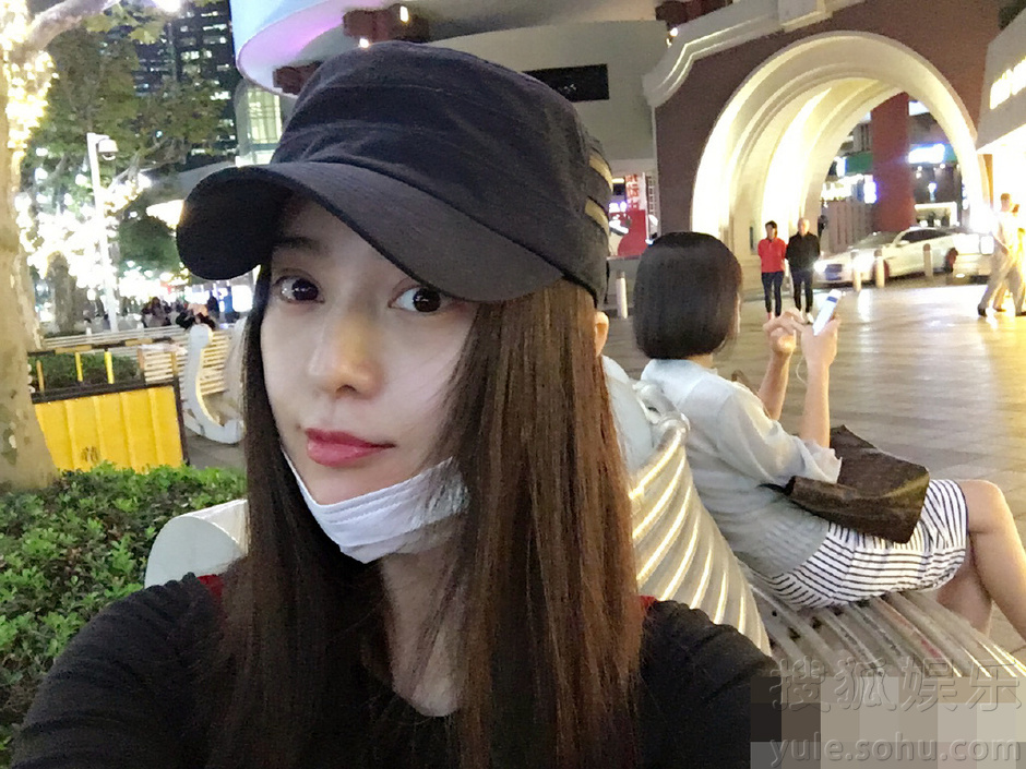 偷自拍亚洲综合在线:01-03-30-33-35-40K：39,探索亚洲之美，偷自拍现象与在线文化的交织