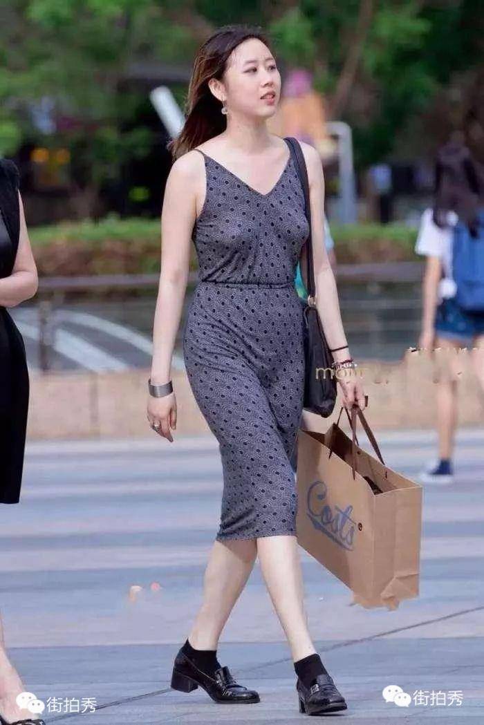 丰满少妇被猛烈进入高清播放:05-11-16-28-37-38H：35,丰满少妇的私密时刻，高清播放下的激情瞬间