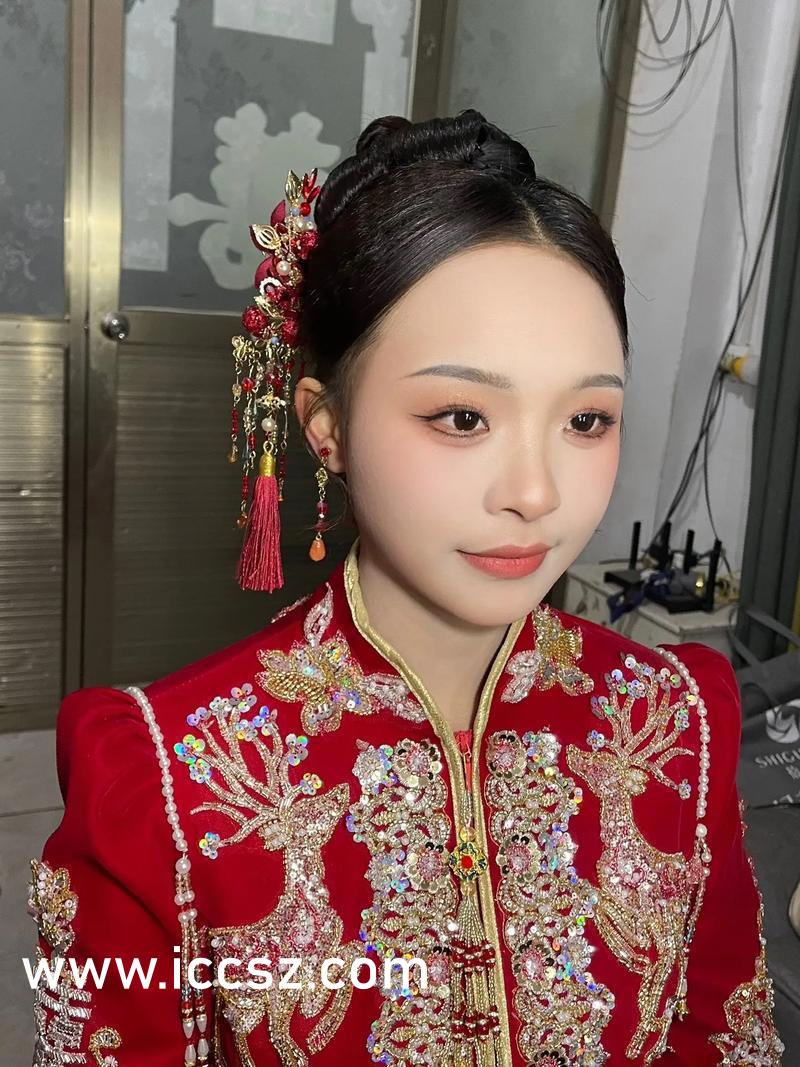 婷婷色香合缴缴情av第三区:06-16-18-23-32-37T：20,色情内容是不合法的，违反我国相关的法律法规。我们应该遵守法律和道德准则，远离色情内容。如果您有其他有益身心的娱乐需求，可以寻找一些正规的平台或文化活动，例如观看电影、参加体育运动、学习知识等，以丰富您的生活。